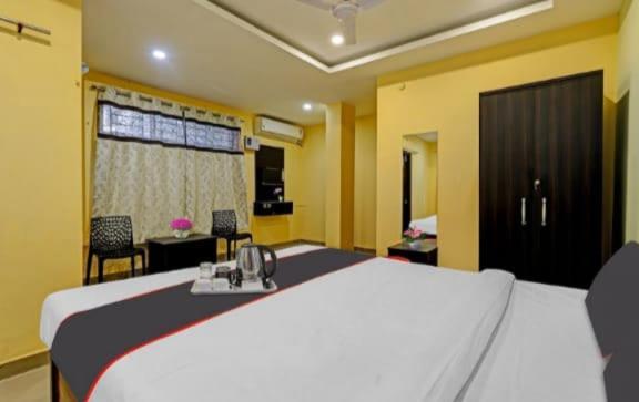 H K Residency Near Kalakshetra Hotell Guwahati Exteriör bild