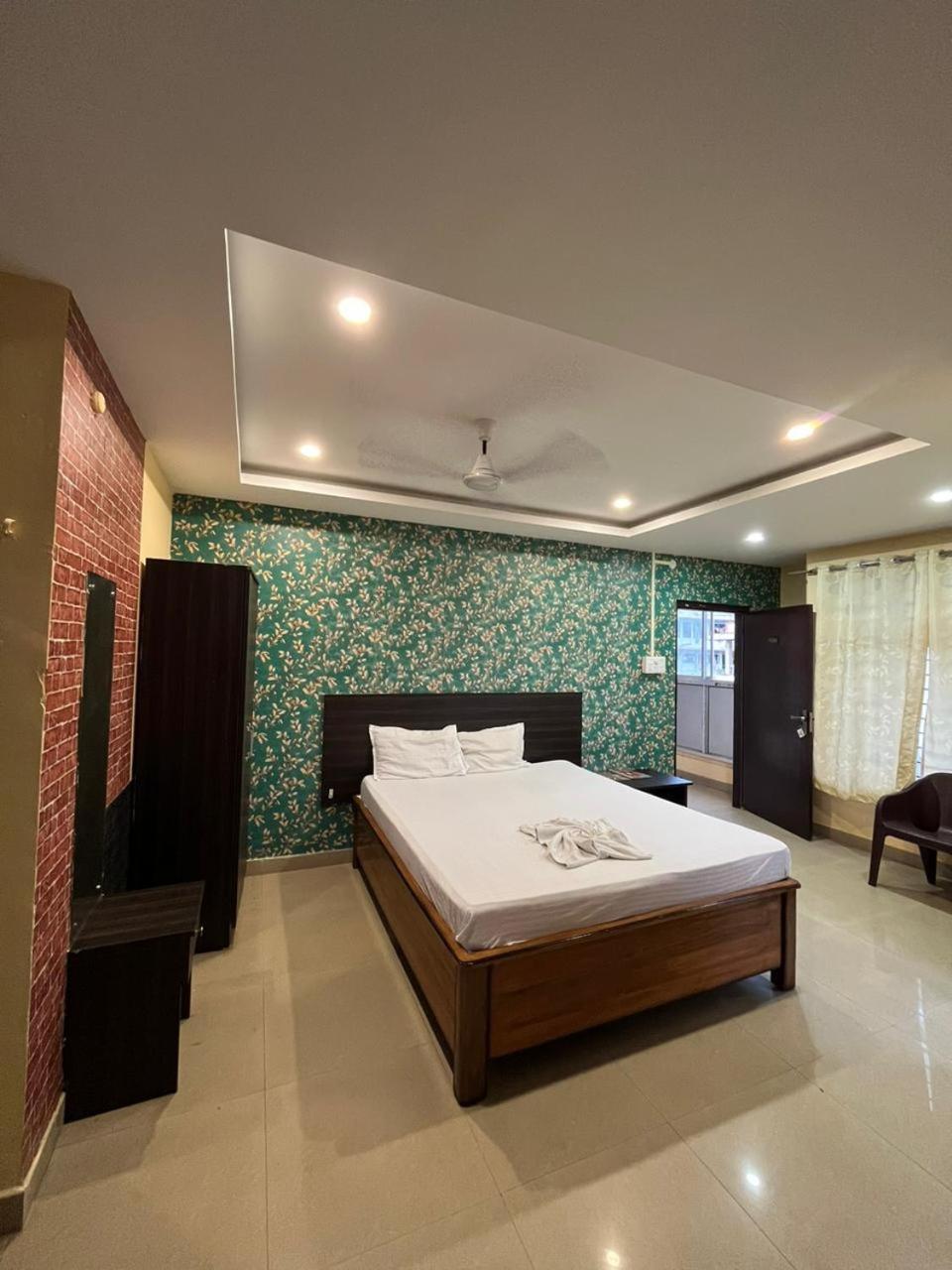 H K Residency Near Kalakshetra Hotell Guwahati Exteriör bild