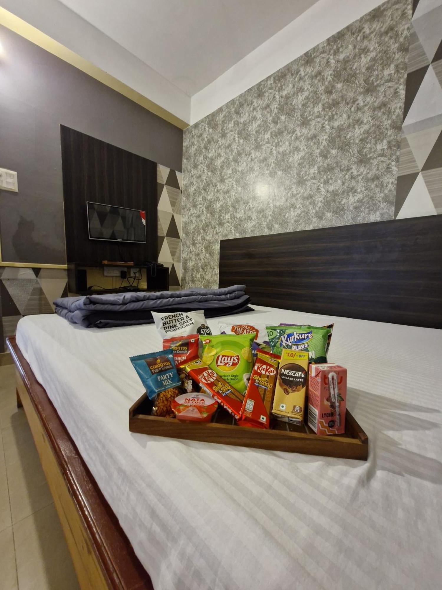 H K Residency Near Kalakshetra Hotell Guwahati Exteriör bild